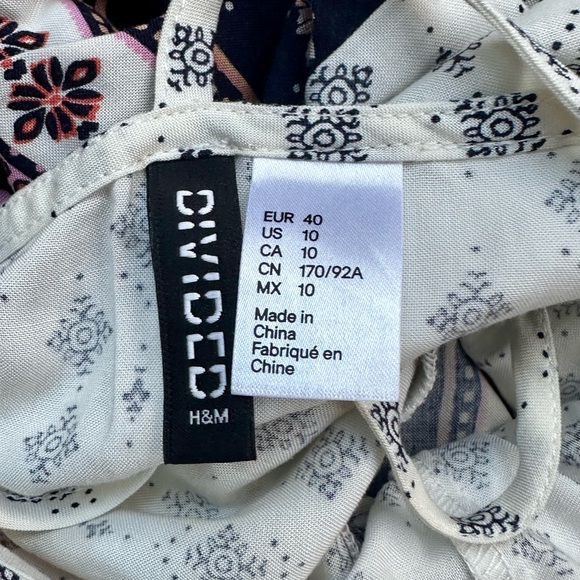 H&M Divided Patterned Dress - Picture 2 of 6